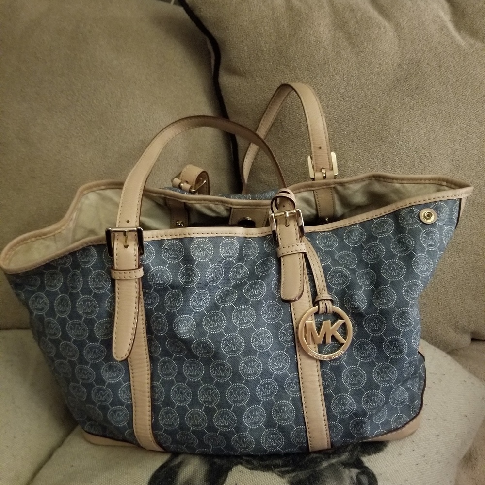 Michael kors purse